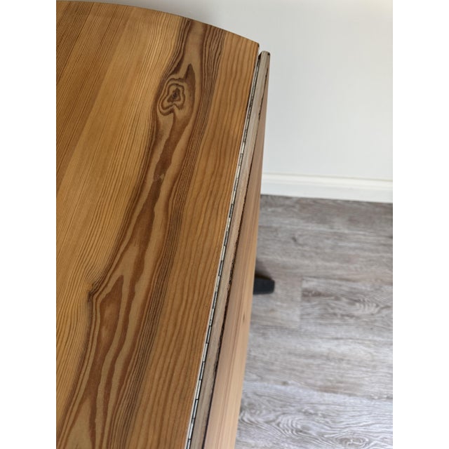 Round Drop Leaf Dining Table by Lucian Ercolani for Ercol, 1980s For Sale - Image 12 of 16