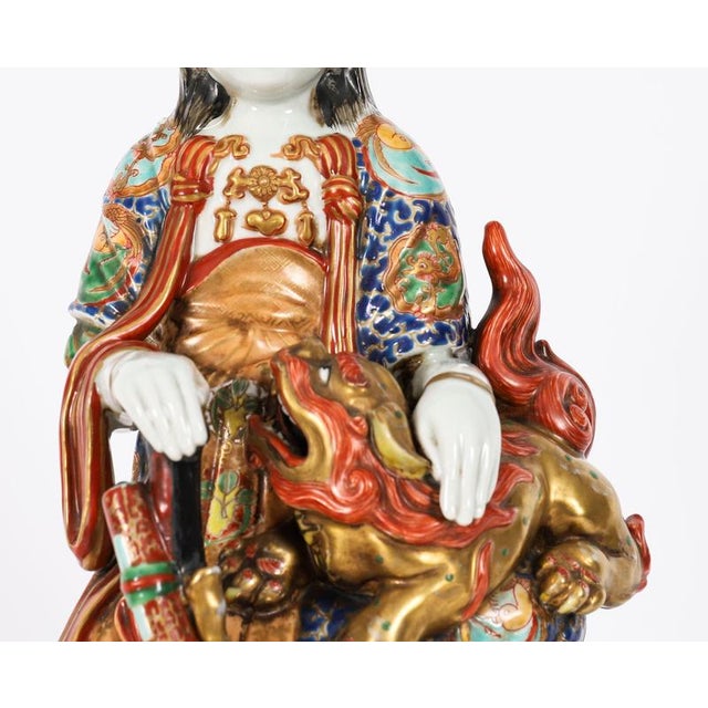 2000 - 2009 Antique 19th Century Japanese Meiji Kutani Guanyin Sculpture in Porcelain For Sale - Image 5 of 18