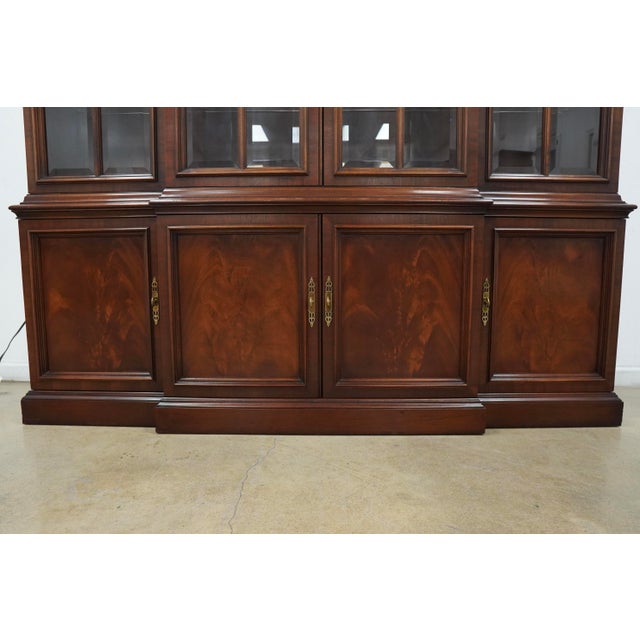 Vintage Hickory Chair Company Traditional Breakfront China Cabinet, Attributed For Sale - Image 9 of 18