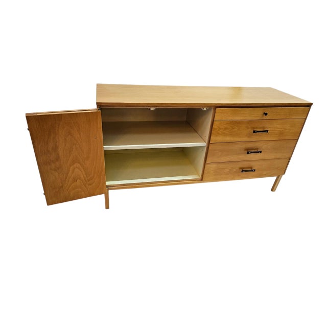 1950s Rare Paul McCobb Dresser For Sale - Image 9 of 15