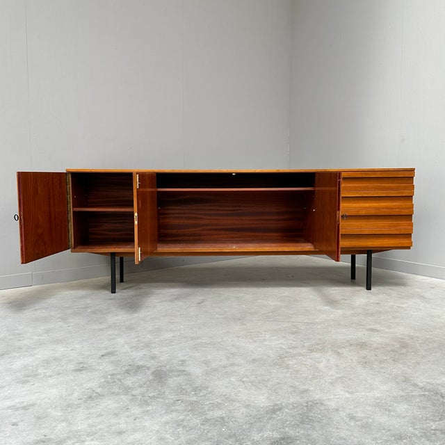 Vintage Sideboard in Walnut, 1960s, in Good conditions. Designed 1960 to 1969