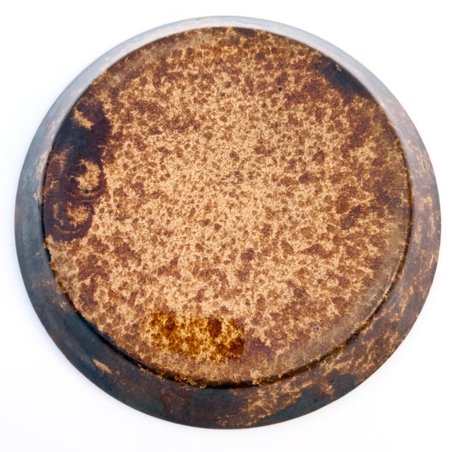 Early 20th Century Antique Spongeware Pie Plate – Brown & Yellowware Rockingham Glaze Americana Folk Art For Sale - Image 5 of 5