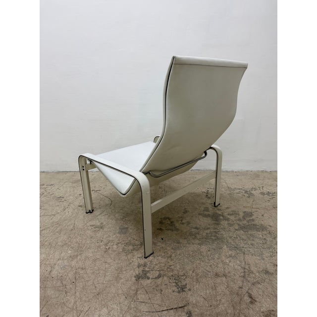 Metal Toussaint and Angeloni White Leather Lounge Chair and Footrest for Matteo Grassi For Sale - Image 7 of 17