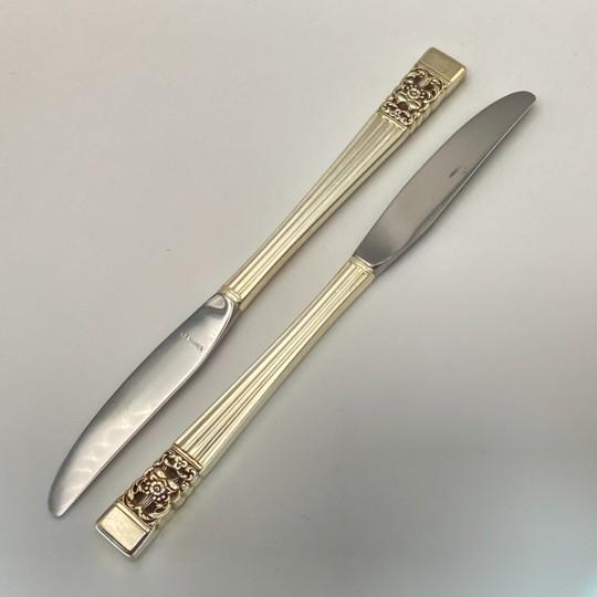 Silver Oneida Community “Coronation” Silverplate Flatware Set: 58 Pieces - Service for 8 With Hostess Serving Pieces and Retro Storage Chest (Vintage 1950s) For Sale - Image 8 of 18