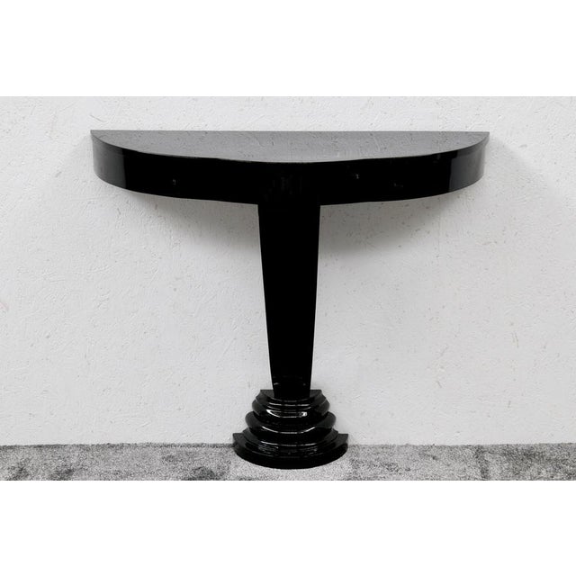 Art Deco Semi-Circular Console Table in Black High-Gloss Lacquer, 1930s, in Restored conditions. Designed 1920 to 1949
