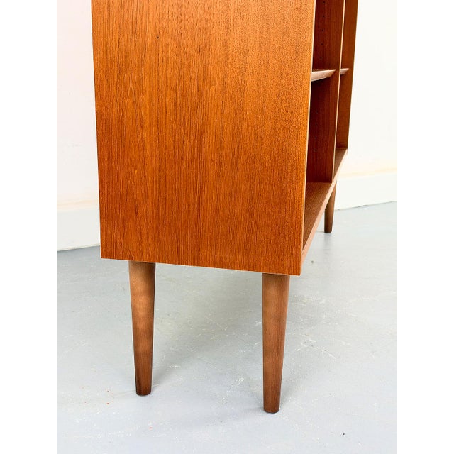 Vintage Danish Teak Bookcase by Carlo Jensen for Hundevad & Co., 1960s For Sale - Image 13 of 17