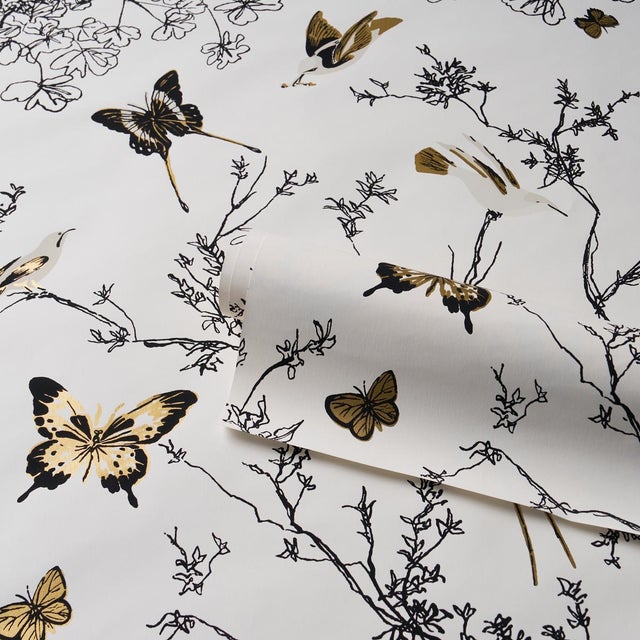 Schumacher Sample - Schumacher Birds & Butterflies Wallcovering In Neutral For Sale - Image 4 of 6