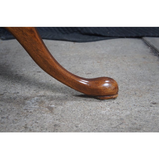 Davis Cabinet Company Davis Cabinet Cumberland Valley Queen Anne Walnut Double Pedestal Dining Table For Sale - Image 4 of 12