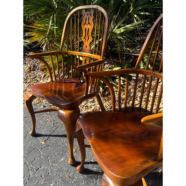 Brown Pair of Antique English Windsor Armchairs With Cabriole Legs & Hand Carved Splat – Beautiful Patina For Sale - Image 8 of 10