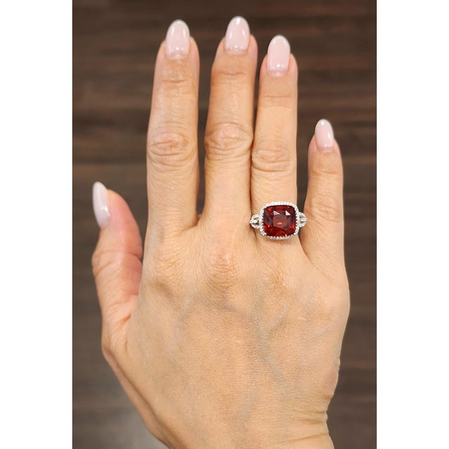 Modern 8.85 Ct Natural Garnet & Diamond Ring Size 7 For Sale - Image 3 of 8