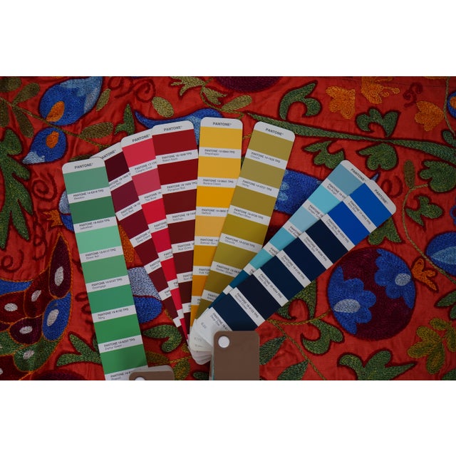 Red Suzani Embroidered Wall Hanging With Peacocks – Silk Cotton Boho Textile 3'4'' X 6'1'' For Sale - Image 9 of 9