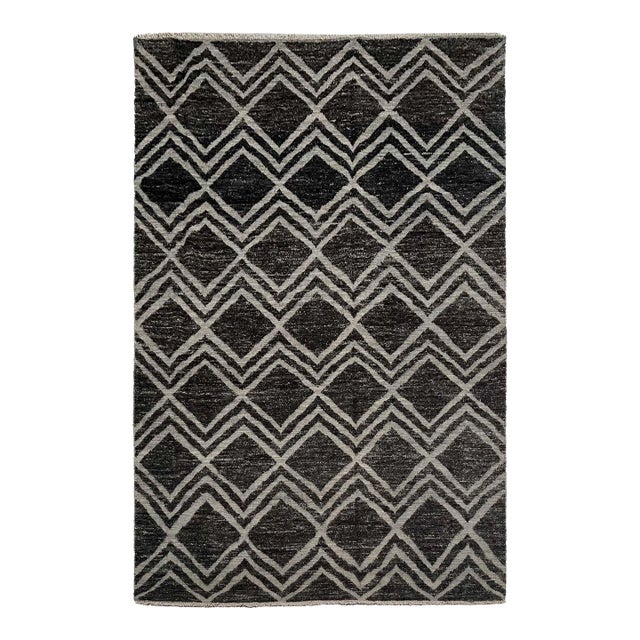 Hand Knotted Borderless Navajo Style Rug. 06'02" X 09'02" For Sale