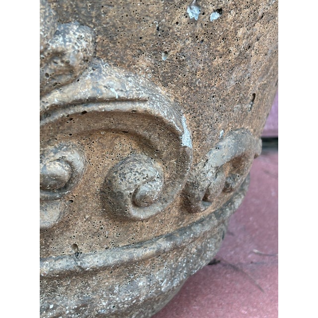 Cast Stone Neoclassical 1990s Fleur-De-Lis Garden Pot For Sale - Image 9 of 9