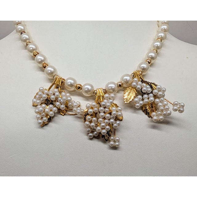 Valentino Vintage 1980s Signed Valentino Faux-Pearl Grape Cluster Necklace For Sale - Image 4 of 7