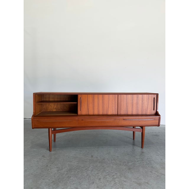 Mid-Century Modern Mid Century Danish Modern Low Teak Credenza Sideboard For Sale - Image 3 of 12