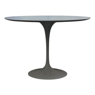 Vintage Tulip Dining Table by Eero Saarinen for Knoll, Italy, 1960s For Sale