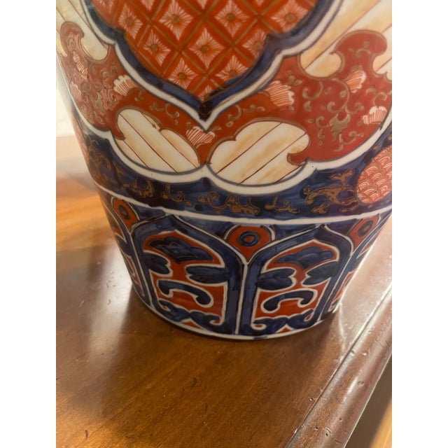Tall Japanese Imari Temple Jar With All-Over Floral Design, 19th Century For Sale - Image 4 of 9