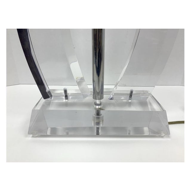 Transparent 1970s Mid Century Modern Lucite Table Lamp For Sale - Image 8 of 12