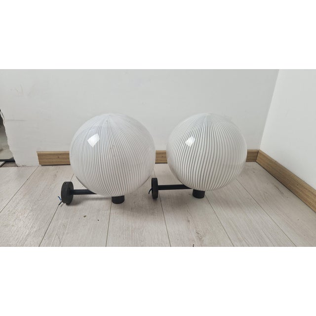 Venini Wall Lamps in White Sphere Fabric Model and Brass Frame by Venini Murano, 1960s, Set of 2 For Sale - Image 4 of 14