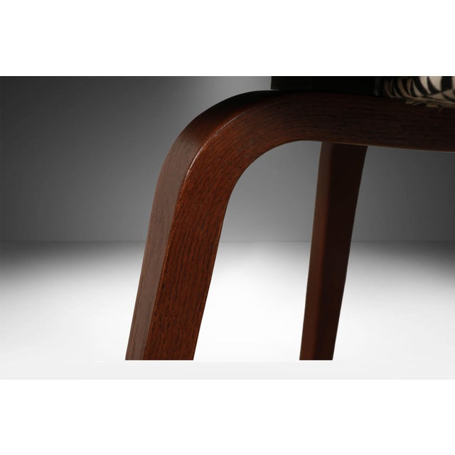 Contemporary Knoll Saarinen Executive Side Chairs Model 72 Set of Three For Sale - Image 3 of 13
