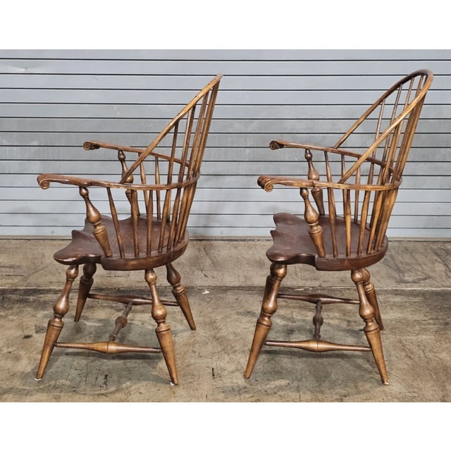 Wood Mid 20th Century Pair of d.r. Dimes Sack Back Windsor Arm Chairs Carved Knuckles "Wallace Nutting Chair" For Sale - Image 7 of 10