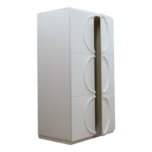 Italian Space Age White Lacquered Wardrobe from F.lli Proserpio, 1960s For Sale