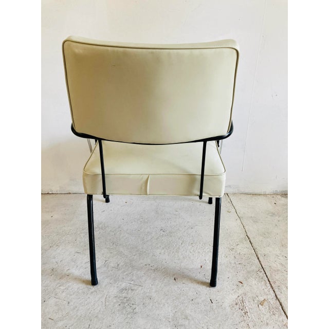 1980s Midcentury Vinyl Sunroom Side Chair Beige/Black Iron Frame For Sale - Image 5 of 7