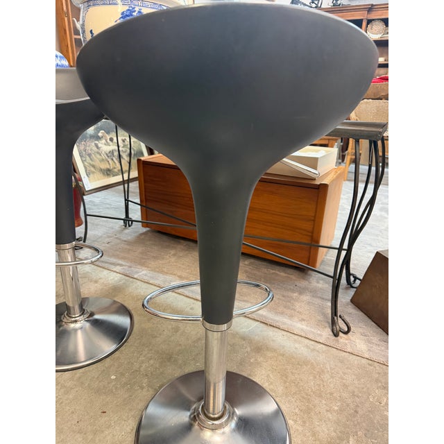 Charcoal 1990s Modern Magis "Bombo" Adjustable Swivel Bar Stools by Stefano Giovannoni - A Pair For Sale - Image 8 of 11