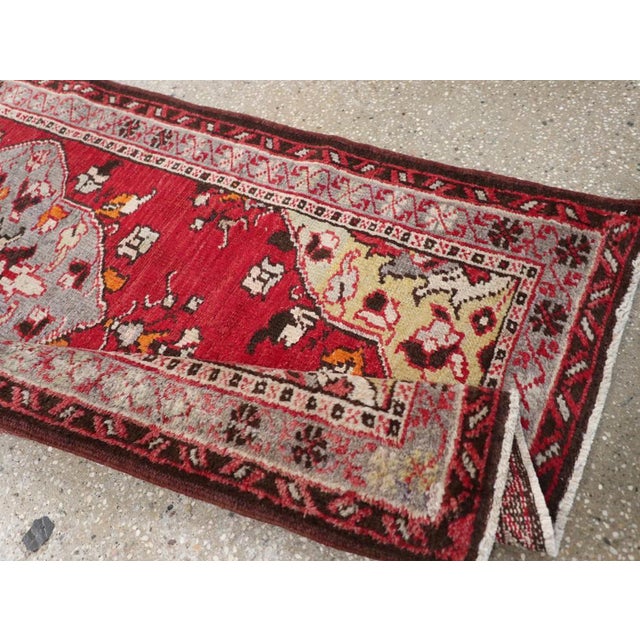 Galerie Shabab Collection Mid-20th Century Turkish Anatolian Throw Rug For Sale - Image 9 of 10