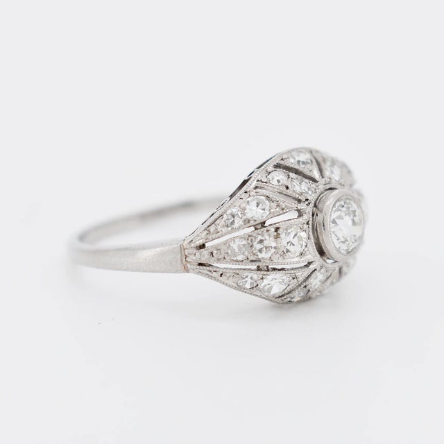 Early 20th Century Art Deco Ring in Platinum and Diamonds, Size 7.5 For Sale - Image 5 of 5