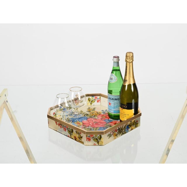 1970s Vintage Octagonal Floral Acrylic and Brass Serving Tray by Alberto Sordi, Italy, 1970s For Sale - Image 5 of 12