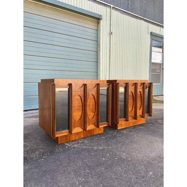 Brutalist Pair of Mid Century Modern Brutalist Nightstands + Inset Smoked Mirrors | by Tobago For Sale - Image 3 of 13