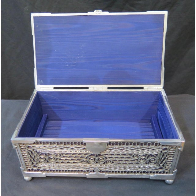 Early 20th Century Arts & Crafts Jewel Box For Sale - Image 4 of 12