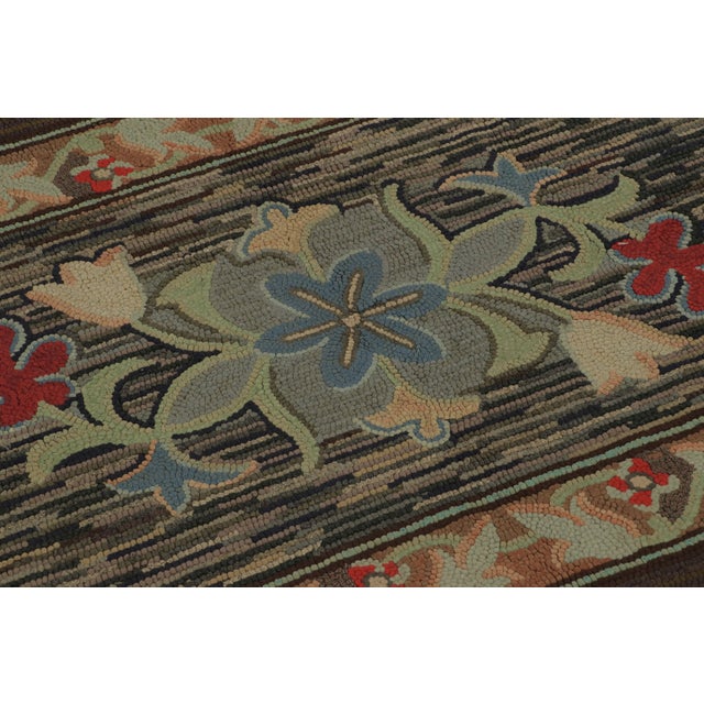 Traditional Antique Hooked Rug With Floral Medallion & Scrolling Vine Border - Rug & Kilim For Sale - Image 3 of 7