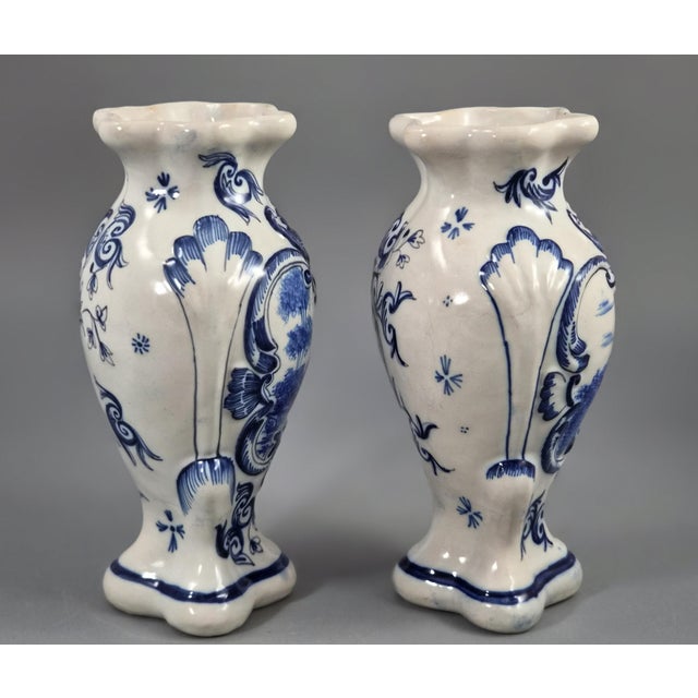 Antique French Blue and White Faience Vases from Desvres, Fourmaintraux-Courquin, 1880s, Set of 2 For Sale - Image 4 of 10