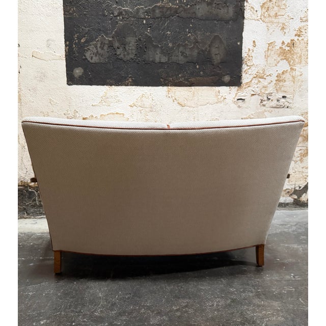 Restored 1940s Swedish Art Moderne “Banana Seat” Curved Loveseat Sofa For Sale In Atlanta - Image 6 of 11