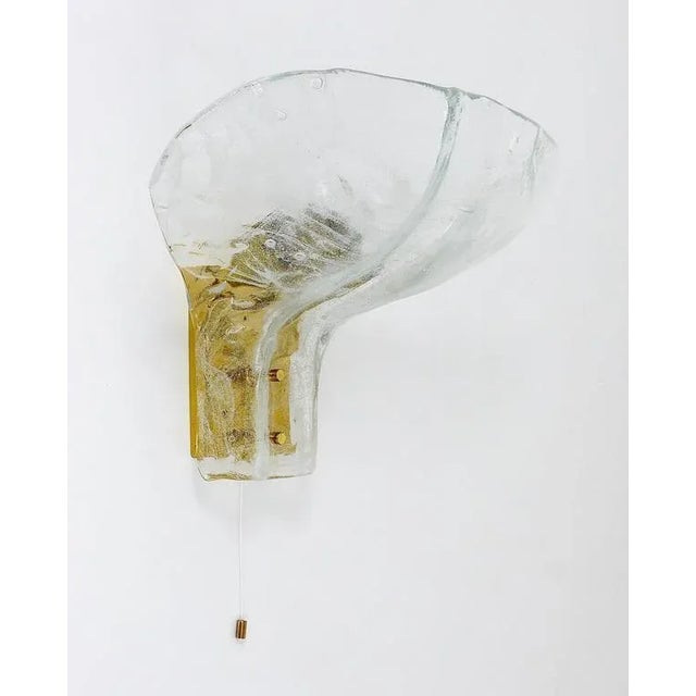 Large Brass and Melting Glass Petal Sconce attributed to J. T. Kalmar for Kalmar, Austria, 1970s For Sale - Image 6 of 11