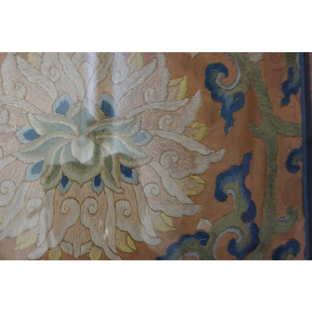 1890s Peach Floral Medallions Antique Chinese Carpet Silk Embroidery 1'6'' X 4' Rug For Sale - Image 15 of 15