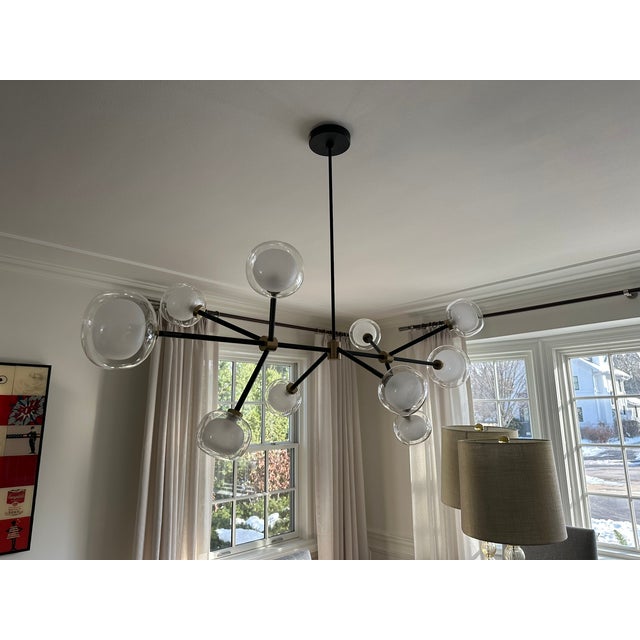 Modern Nobila Linear Chandelier – Sculptural Modern Elegance For Sale - Image 4 of 13