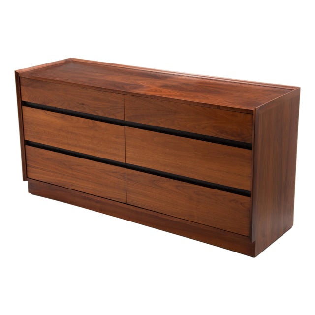 Merton Gershun Dillingham Esprit Walnut Six Drawer Lowboy Dresser Mid Century For Sale