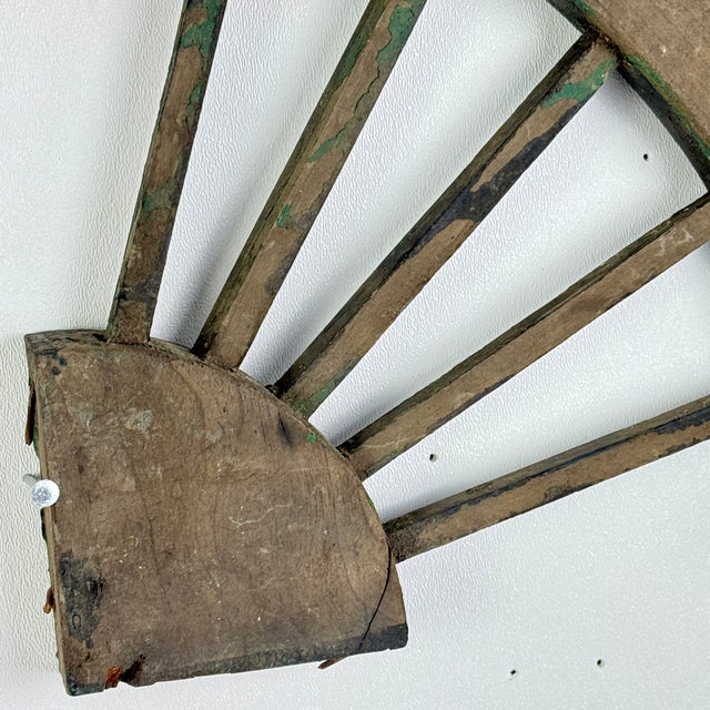 1900s Pair of Architectural Salvage Double Sided Sunburst Like Design Wooden Wall Elements For Sale In New York - Image 6 of 13