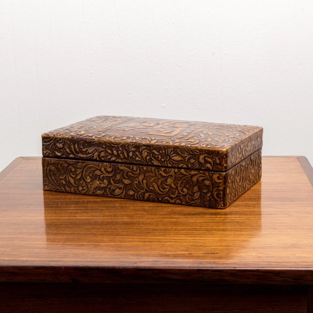 1950s Fighting Matador Embossed Leather Box For Sale - Image 9 of 9