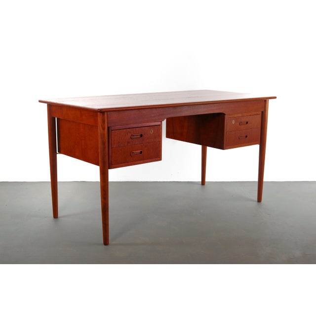 Mid-Century Modern Danish Desk with Finsihed Back in Bold Teak Grain Designed by Arne Vodder For Sale - Image 3 of 12