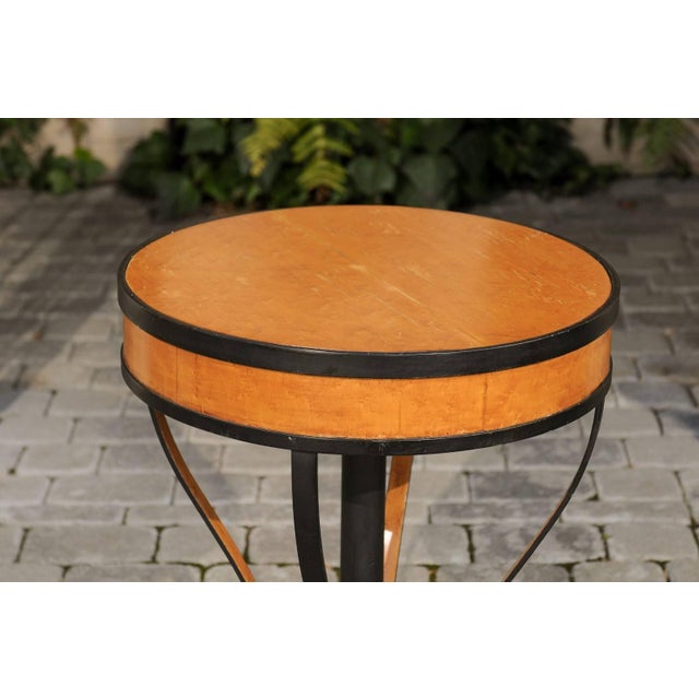 Brown Austrian Biedermeier 1820s Guéridon Side Table with Burl Veneer and Iron Frame For Sale - Image 8 of 10