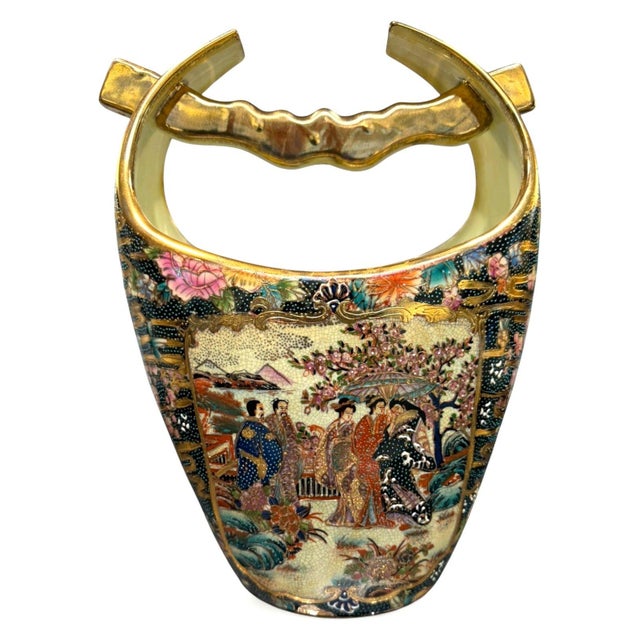 Vintage Chinese Famille Rose / Rose Medallion Porcelain Basket Vase with Gilt Handle Striking vintage Chinese porcelain...