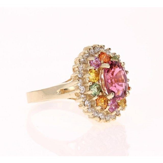 Contemporary 4.53 Carat Tourmaline Sapphire Diamond Yellow Gold Cluster Ring, Size 7 For Sale - Image 3 of 5