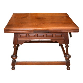 1940s Attributed to Kittinger Carved Walnut Wooden Coffee Table W/ Extending Leaves For Sale