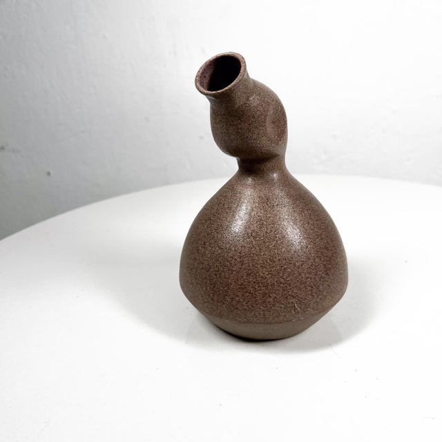 Mid-Century Modern 1970s Art Pottery Anderson Abstract Vase Smooth Sensual Duck Shape For Sale - Image 3 of 11