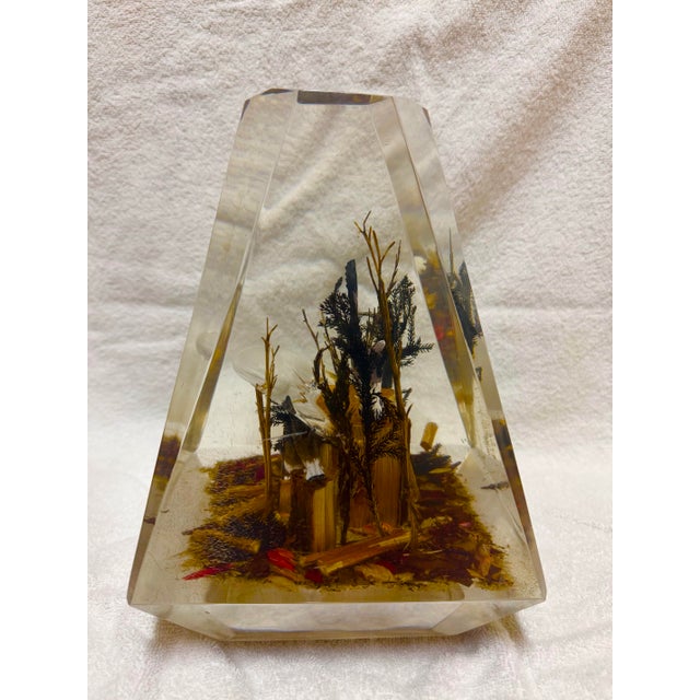 Vintage 1970s 3d Lucite Wildlife Obelisk Paperweight For Sale - Image 4 of 7