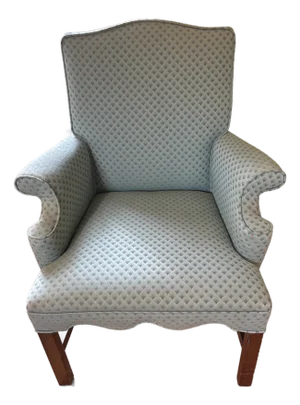 Vintage Queen Anne Style Arm Chair With Scalloped Seat Front